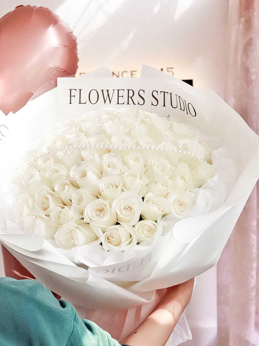 Snowy White Rose Feast