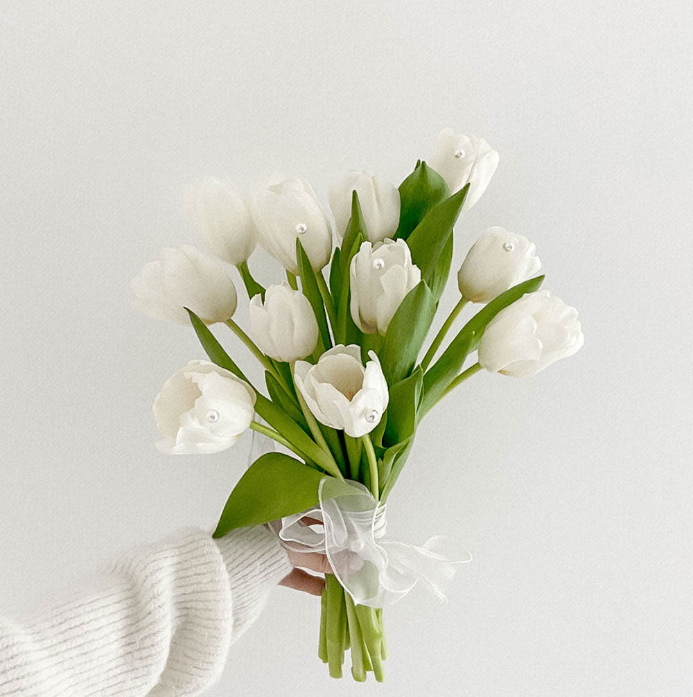 White Tulip Romance